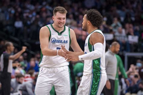Dallas Mavericks at Golden State Warriors odds, picks and .